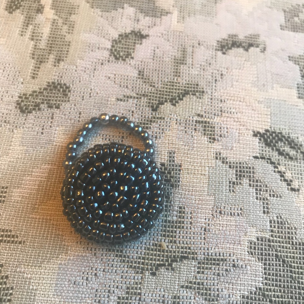 Stretchable Beaded Ring - Picture 3 of 5
